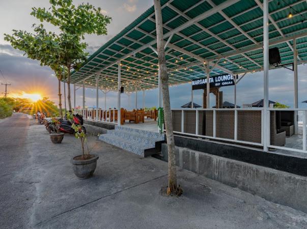 Nusa Indah Onai Hotel レンボンガン島 エクステリア 写真