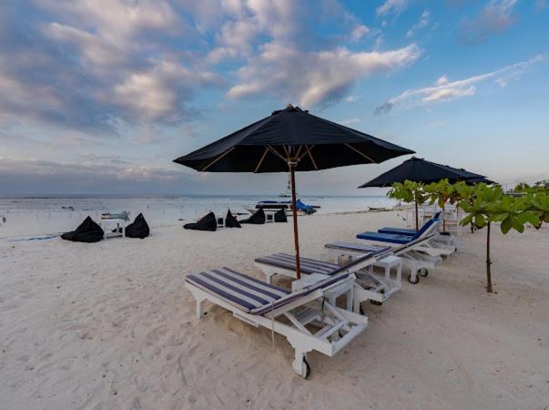 Nusa Indah Onai Hotel レンボンガン島 エクステリア 写真
