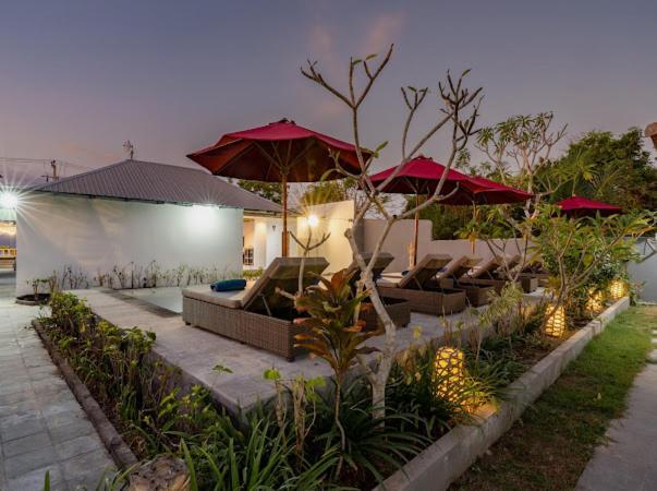 Nusa Indah Onai Hotel レンボンガン島 エクステリア 写真